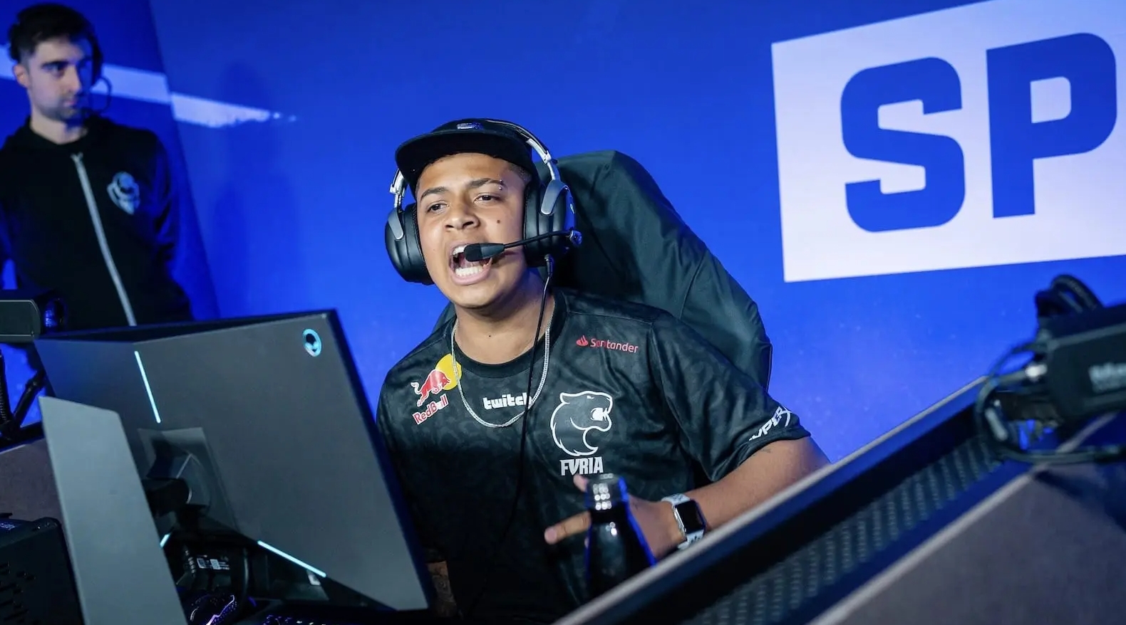 任何实际行 任何实际行